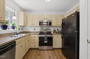 600 Lockwood Dr, Clayton, NC 27527 - Photo 17