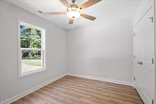 314 E Howard St, Roseboro, NC 28382 - Photo 23