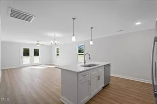 314 E Howard St, Roseboro, NC 28382 - Photo 11