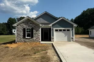 314 E Howard St, Roseboro, NC 28382 - Photo 1