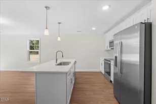 312 E Howard St, Roseboro, NC 28382 - Photo 7