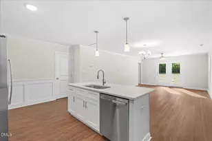 312 E Howard St, Roseboro, NC 28382 - Photo 11