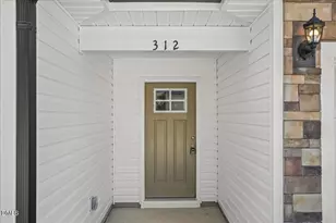 312 E Howard St, Roseboro, NC 28382 - Photo 5