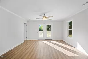 310 E Howard St, Roseboro, NC 28382 - Photo 15