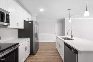 310 E Howard St, Roseboro, NC 28382 - Photo 11