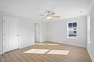 310 E Howard St, Roseboro, NC 28382 - Photo 17