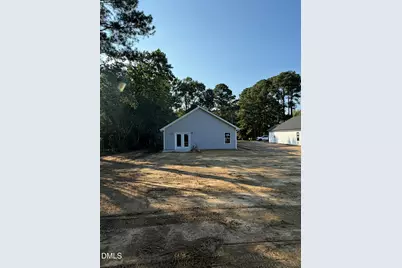 310 E Howard Street, Roseboro, NC 28382 - Photo 5