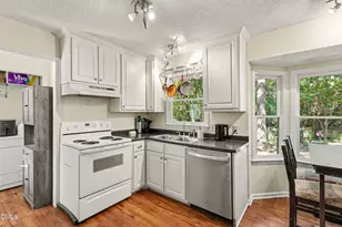 4605 Ellsmere Ln, Raleigh, NC 27604 - Photo 9