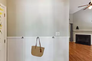 117 Abingdon Ct, Cary, NC 27513 - Photo 3