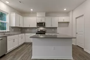 709 Sparkling Pear Dr, Fuquay-Varina, NC 27592 - Photo 3