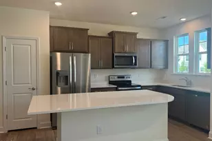426 Channel Drop Dr, Clayton, NC 27520 - Photo 3