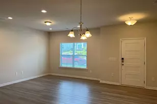913 Robbie Jackson Ln, Fuquay-Varina, NC 27526 - Photo 3