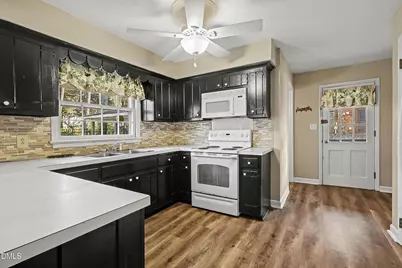 3704 Pembrook Place, Raleigh, NC 27612 - Photo 9
