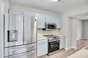 809 Elkhart Dr, Raleigh, NC 27610 - Photo 9