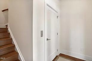 10530 Sablewood Dr, Raleigh, NC 27617 - Photo 13