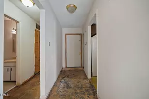 4705 Walden Pond Dr, Raleigh, NC 27604 - Photo 7
