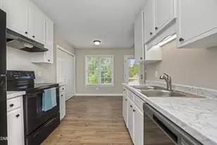118 McKenzie Cir, Clayton, NC 27520 - Photo 9