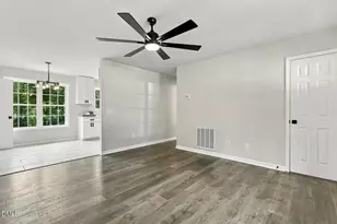 408 Crestview St, Sanford, NC 27330 - Photo 3