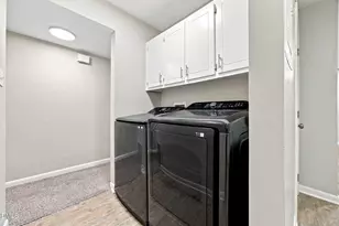 642 Pine Ridge Pl, Raleigh, NC 27609 - Photo 23