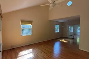 137 B Windsor Cir, Chapel Hill, NC 27516 - Photo 9