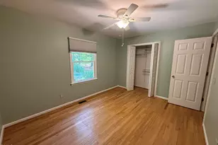 137 B Windsor Cir, Chapel Hill, NC 27516 - Photo 11