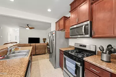 324 E Porthaven Way, Clayton, NC 27527 - Photo 11