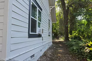 203 Bruton St NE, Wilson, NC 27893 - Photo 3