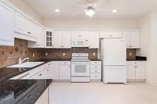 4713 Lewisham Ct, Raleigh, NC 27612 - Photo 5