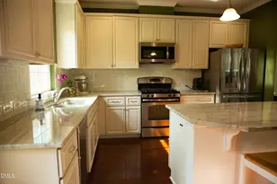 130 S Camellia St, Chapel Hill, NC 27516 - Photo 13