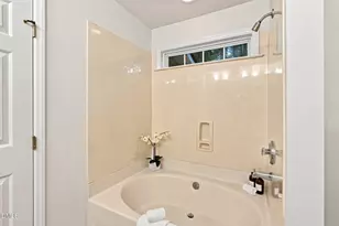 331 Rosehaven Dr, Raleigh, NC 27609 - Photo 23