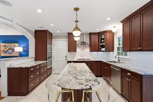 1008 Indian Trail Dr, Raleigh, NC 27609 - Photo 9