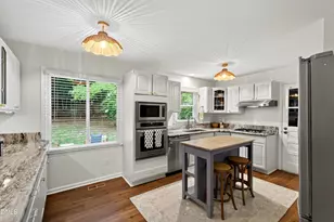 5320 Cherrycrest Ct, Raleigh, NC 27609 - Photo 11