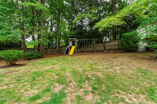 5320 Cherrycrest Ct, Raleigh, NC 27609 - Photo 41