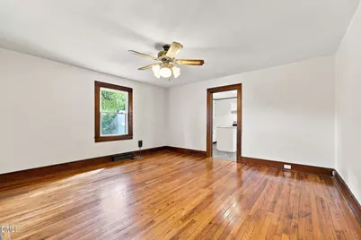 102 W Cardwell Street, Madison, NC 27025 - Photo 5