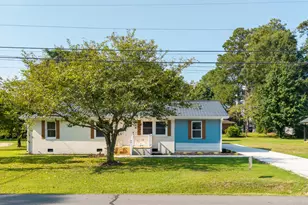 105 Harmon St, Clinton, NC 28328 - Photo 5