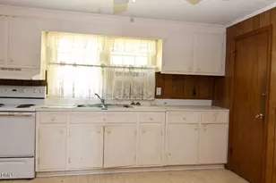 211 Paul Hare Rd, Goldsboro, NC 27530 - Photo 5