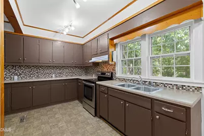 302 W E Street, Erwin, NC 28339 - Photo 25