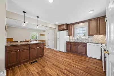 1035 W Saint James Street, Tarboro, NC 27886 - Photo 9