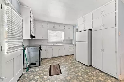 400 N Sumner Street, Selma, NC 27576 - Photo 7