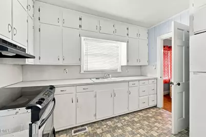 400 N Sumner Street, Selma, NC 27576 - Photo 9