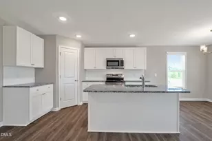 45 E Emily Gardens Dr, Selma, NC 27576 - Photo 5