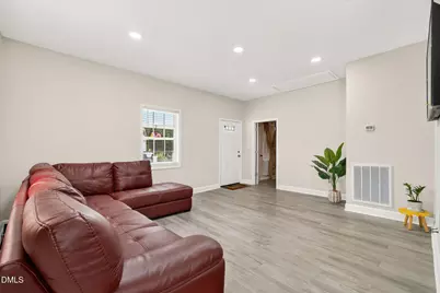 928 E Davis Street, Burlington, NC 27215 - Photo 5