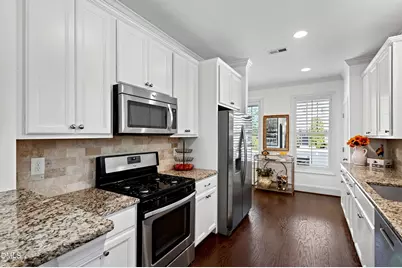 528 Ledbetter Court, Raleigh, NC 27608 - Photo 17
