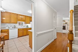 129 Hedgerow Ct, Cary, NC 27513 - Photo 5