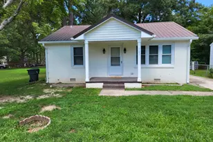 121 N Elizabeth St, Henderson, NC 27536 - Photo 1
