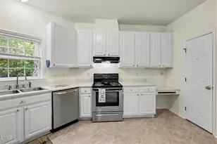 511 Glenolden Ct, Cary, NC 27513 - Photo 9