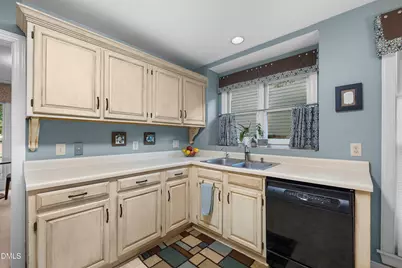 119 E Laurenbrook Court, Cary, NC 27518 - Photo 17