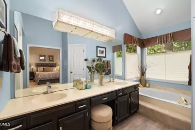 119 E Laurenbrook Court, Cary, NC 27518 - Photo 25