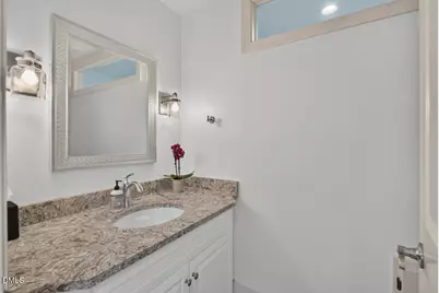 60126 Davie, Chapel Hill, NC 27517 - Photo 13