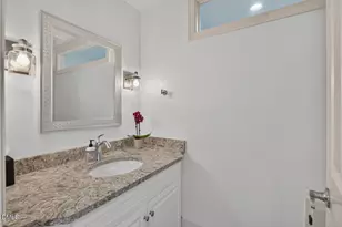 60126 Davie, Chapel Hill, NC 27517 - Photo 13